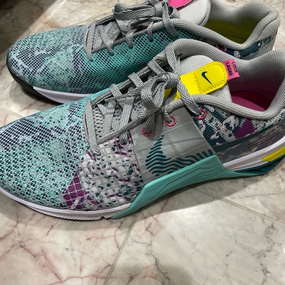 Nike Metcon 8 graffiti graphics CrossFit dq0302-001 - Picture 1 of 7